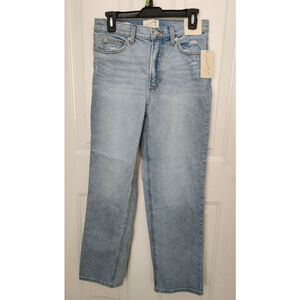 Universal Thread Higest Rise Vintage Straight Jeans Light Wash 6